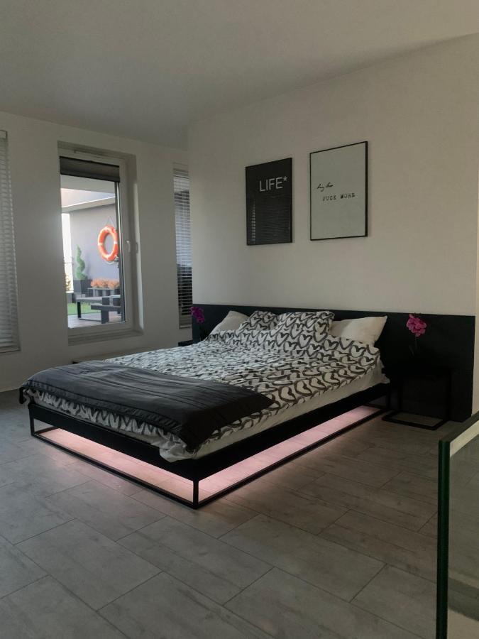 Ekskluzywny Penthouse Z Ogrodem W Centrum Lodzi Esterno foto